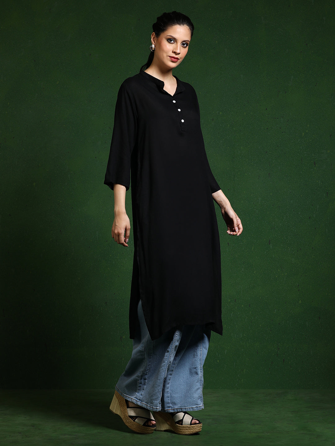 Solid Mandarin Collar Straight Kurta