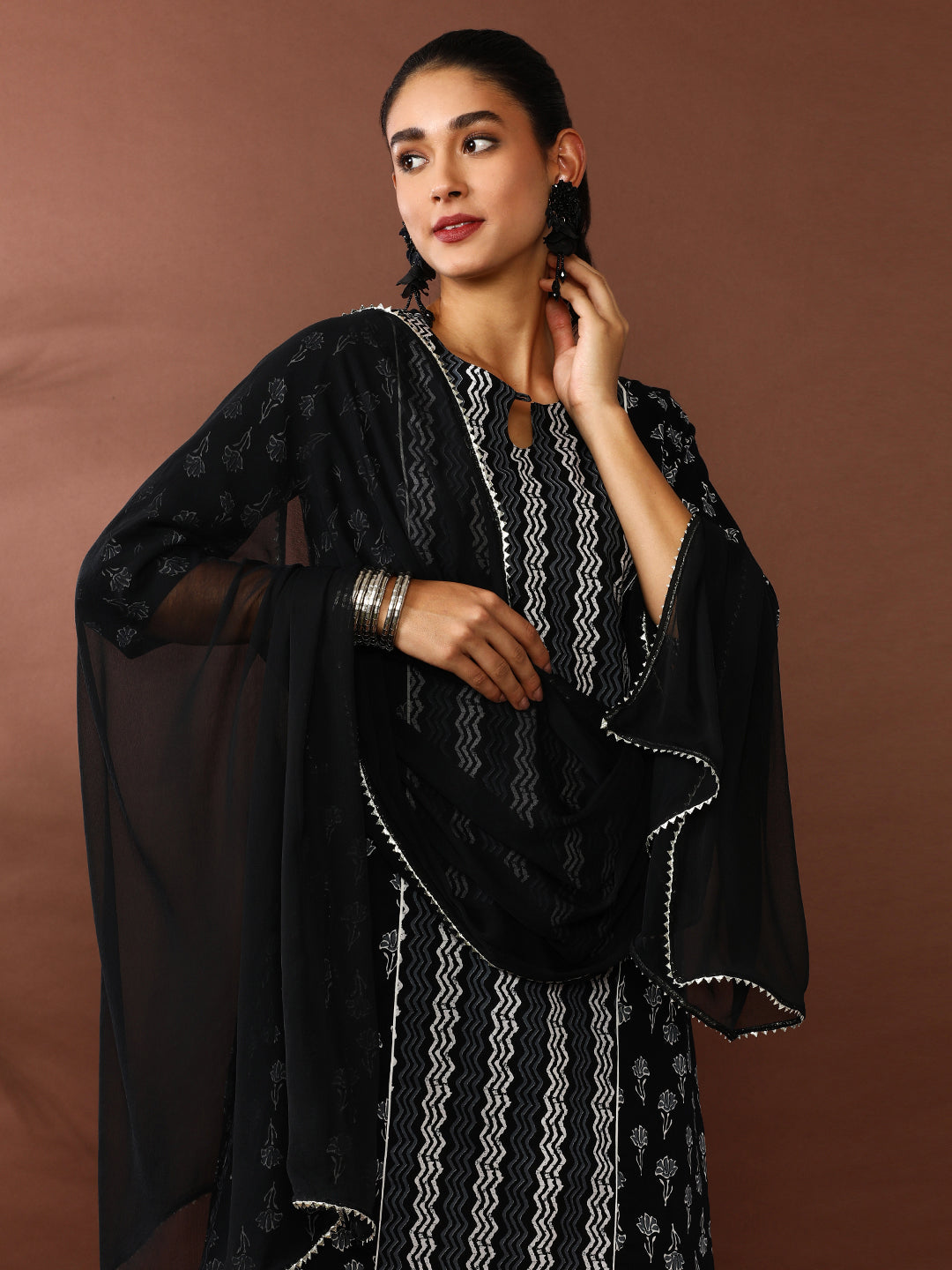 Floral Printed Straight Pure Cotton Kurta & Trousers Sets