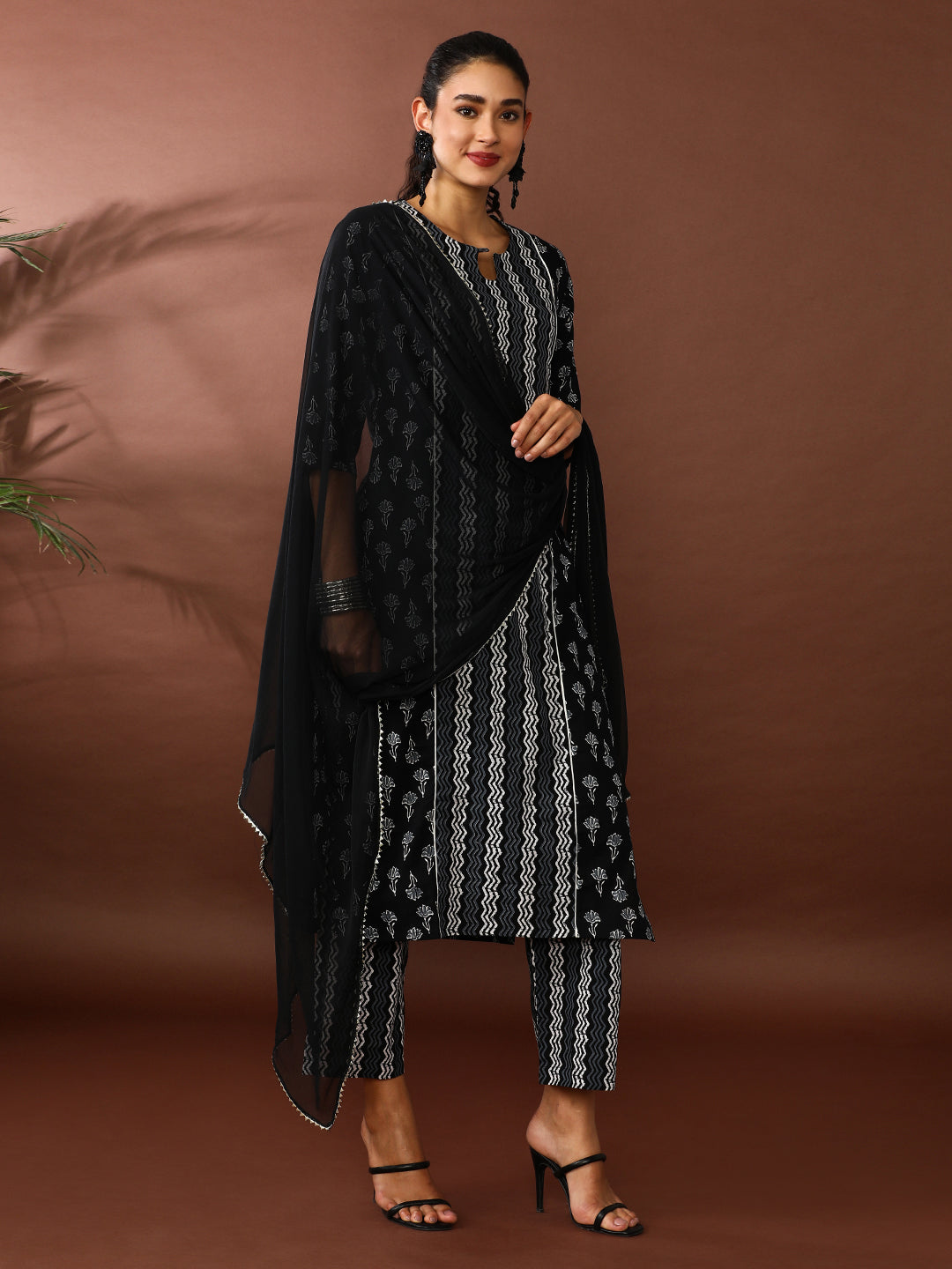Floral Printed Straight Pure Cotton Kurta & Trousers Sets