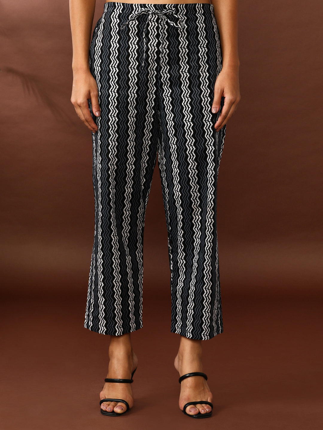 Floral Printed Straight Pure Cotton Kurta & Trousers Sets