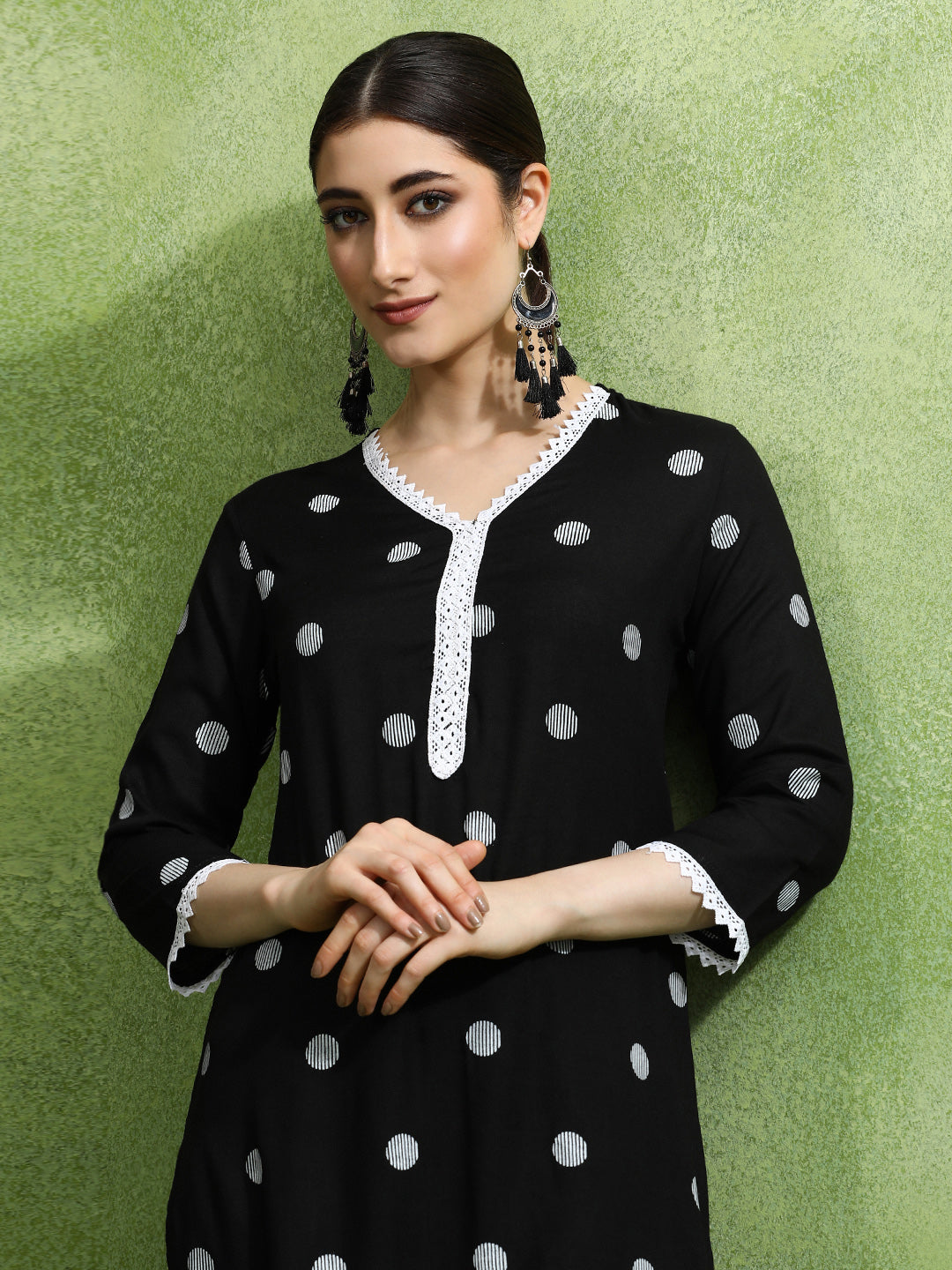 Polka Dots Printed Straight Kurta