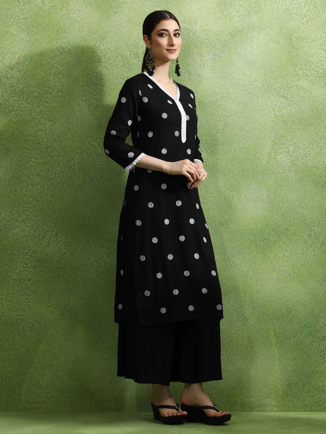 Polka Dots Printed Straight Kurta
