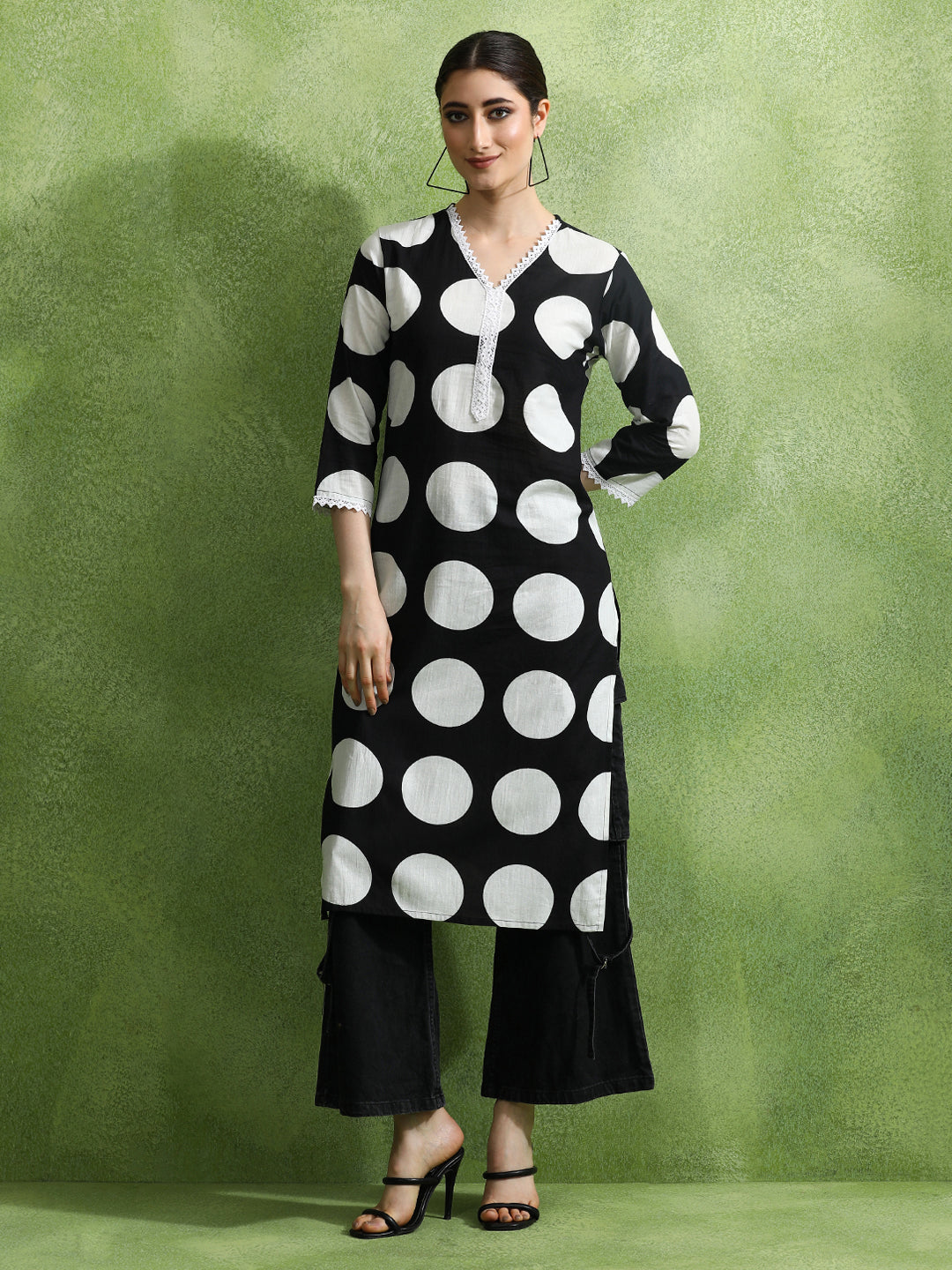 Polka Dots Printed Straight Kurta