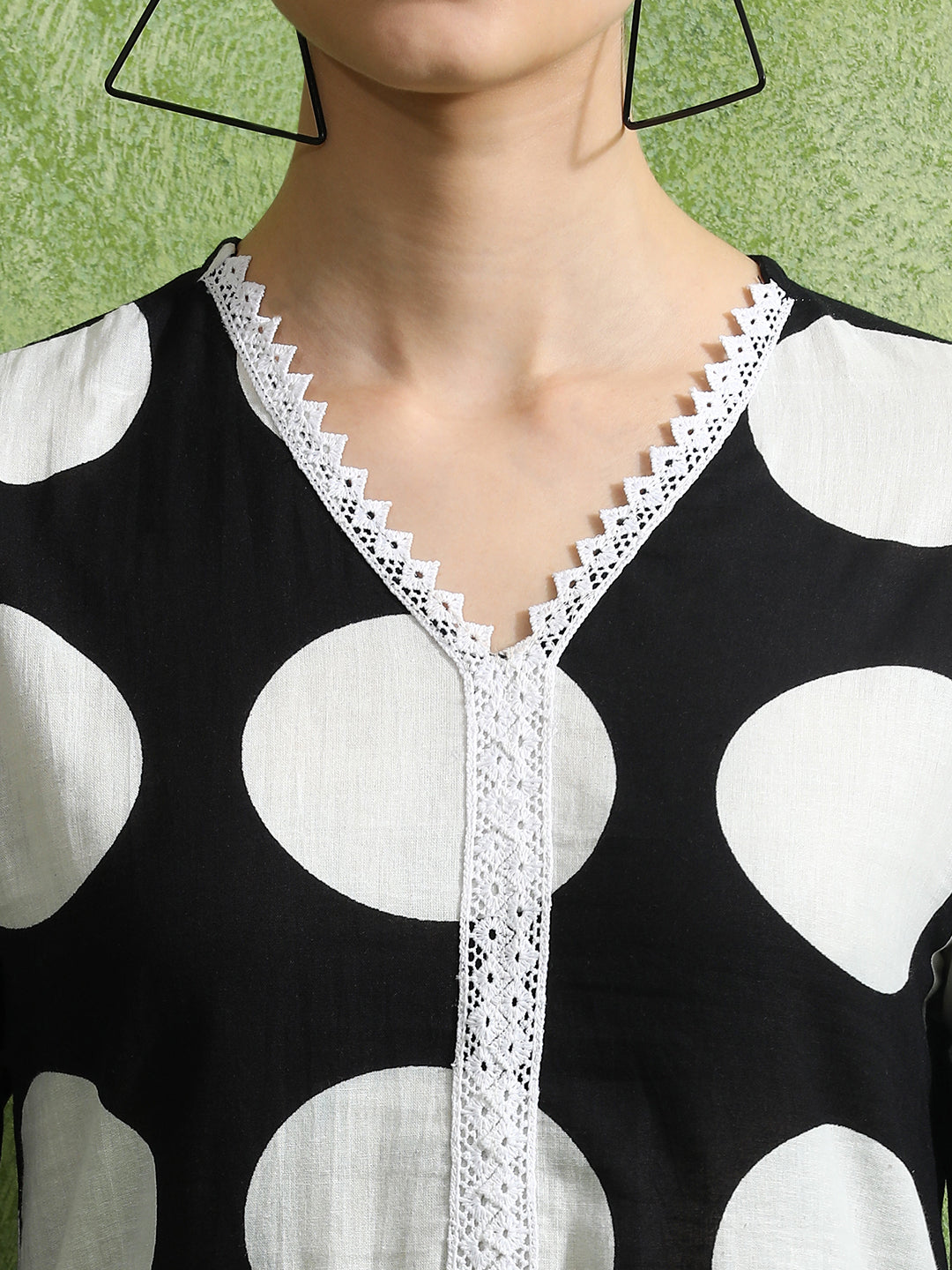 Polka Dots Printed Straight Kurta