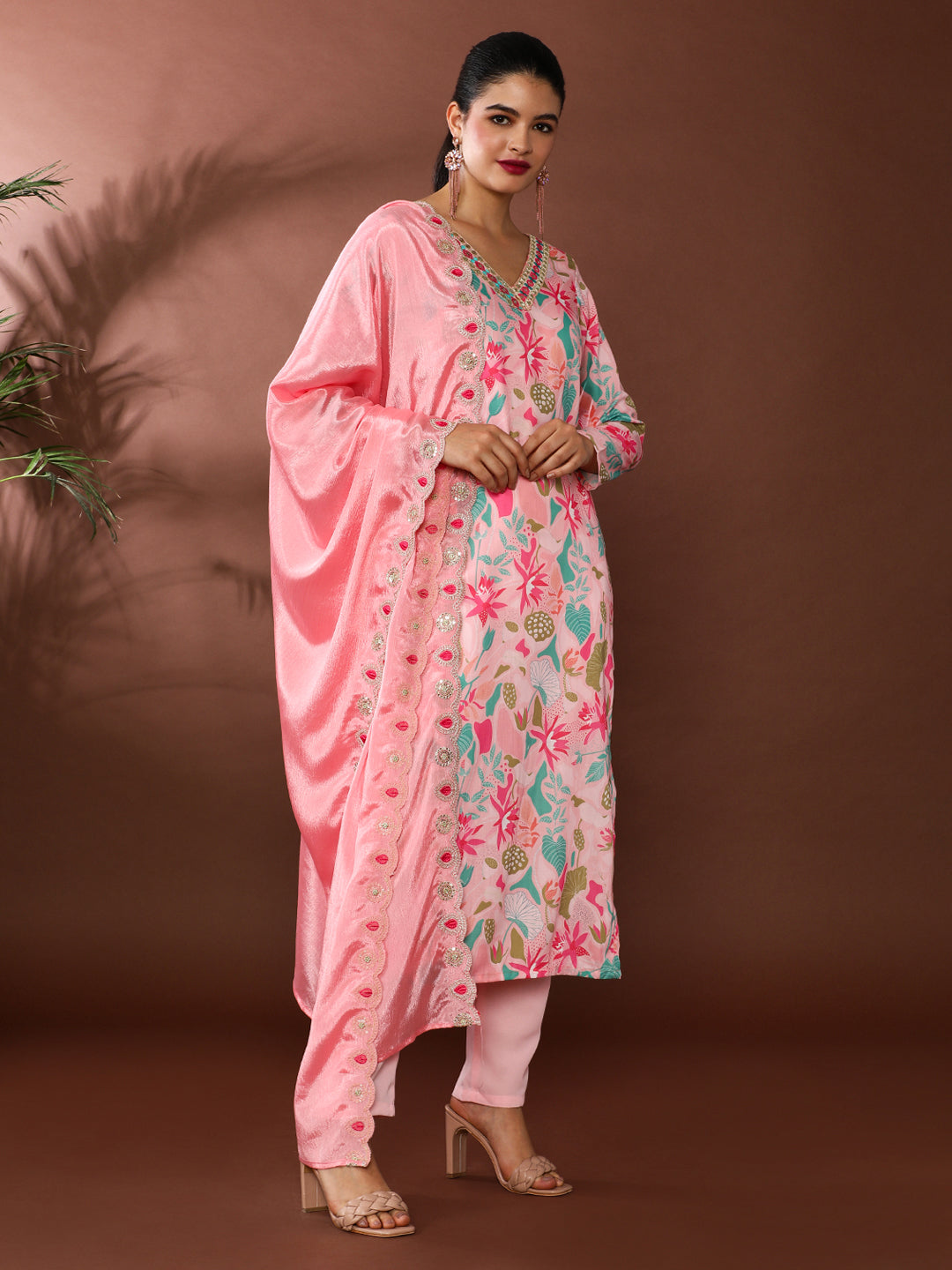 Floral Embroidered Straight Pure Cotton Kurta & Trousers Sets