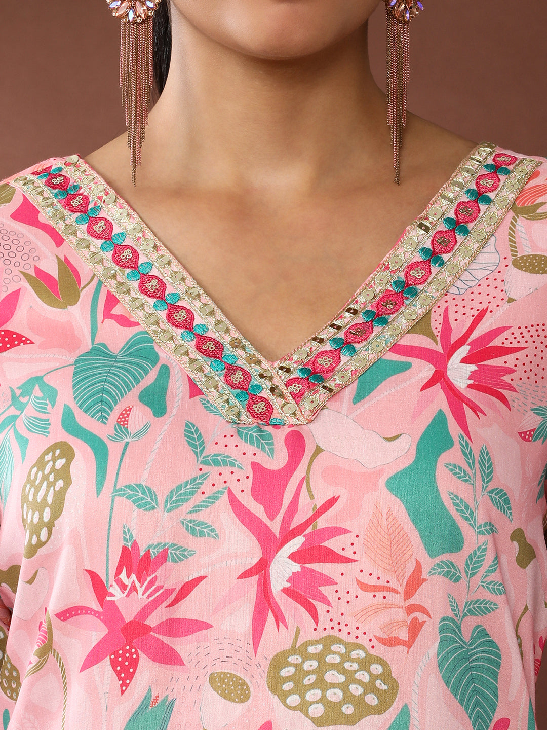 Floral Embroidered Straight Pure Cotton Kurta & Trousers Sets