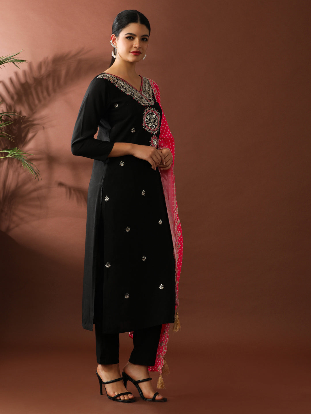 Floral Embroidered Straight Polyester Kurta & Trousers Sets