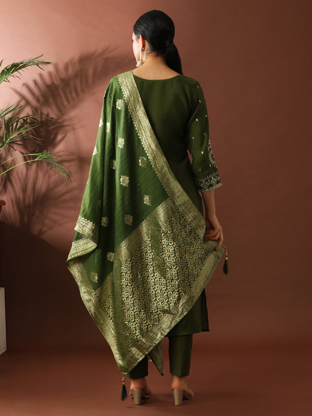 Floral Embroidered Straight Polyester Kurta & Trousers Sets