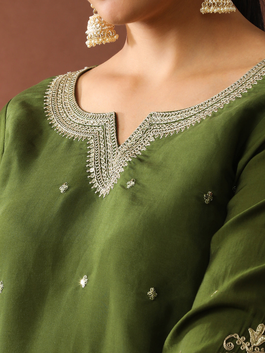 Floral Embroidered Straight Polyester Kurta & Trousers Sets