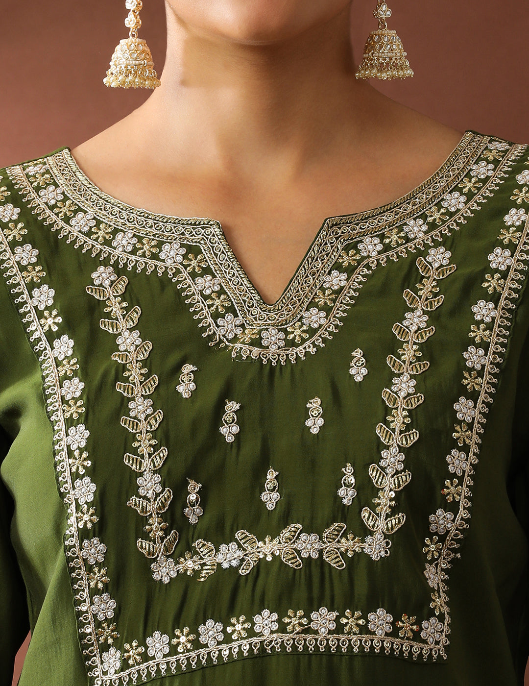 Floral Embroidered Straight Polyester Kurta & Trousers Sets