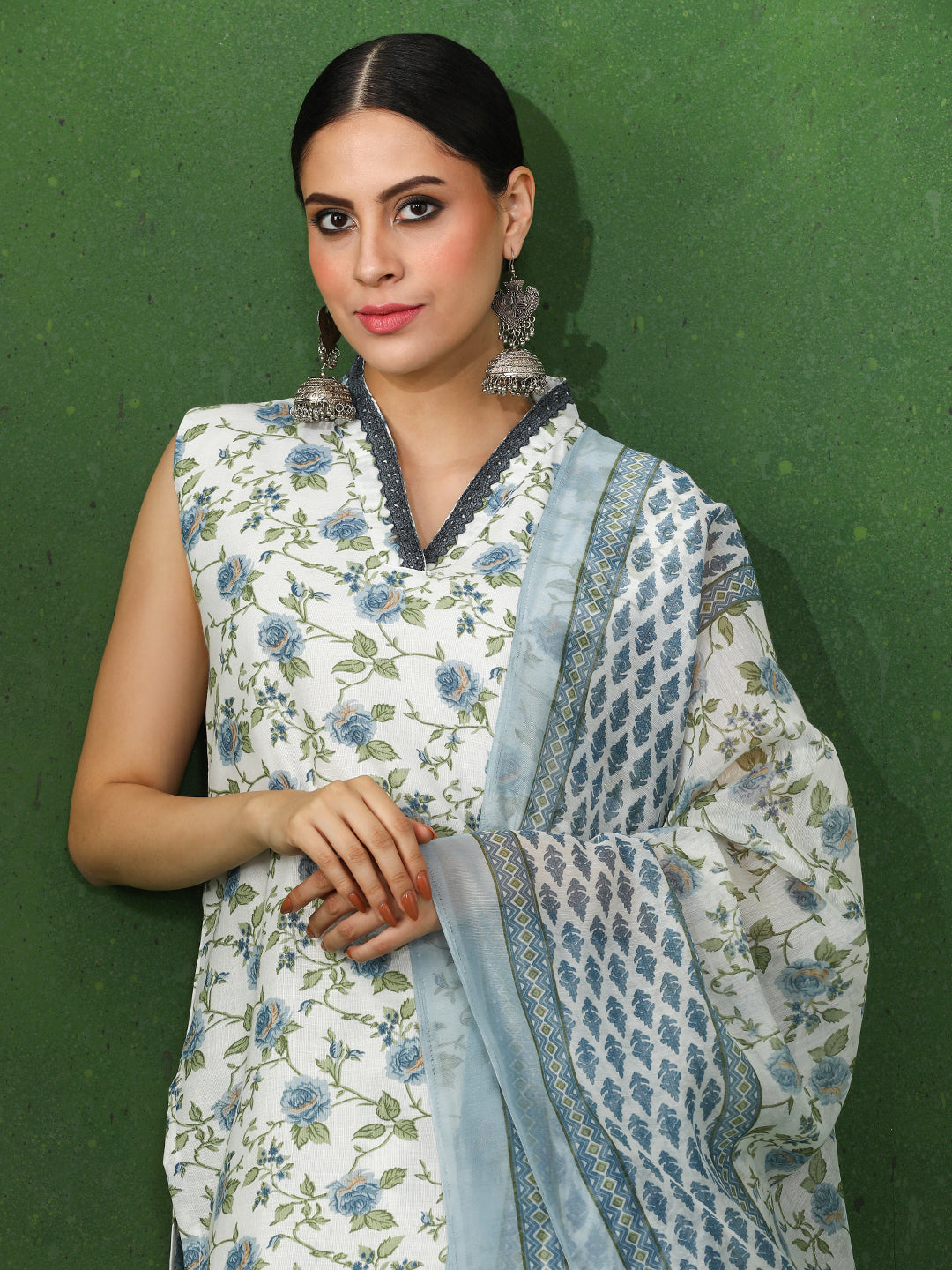 Floral Embroidered Straight Cotton Blend Kurta & Trousers Sets