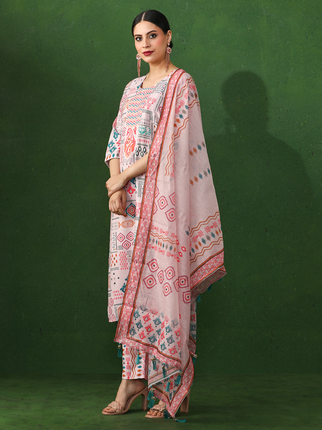 Floral Printed Straight Pure Cotton Kurta & Trousers Sets
