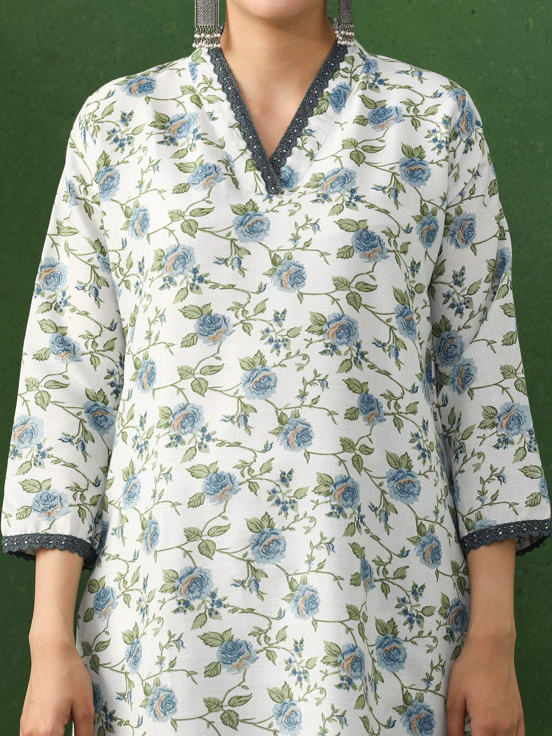 Floral Embroidered Straight Cotton Blend Kurta & Trousers Sets