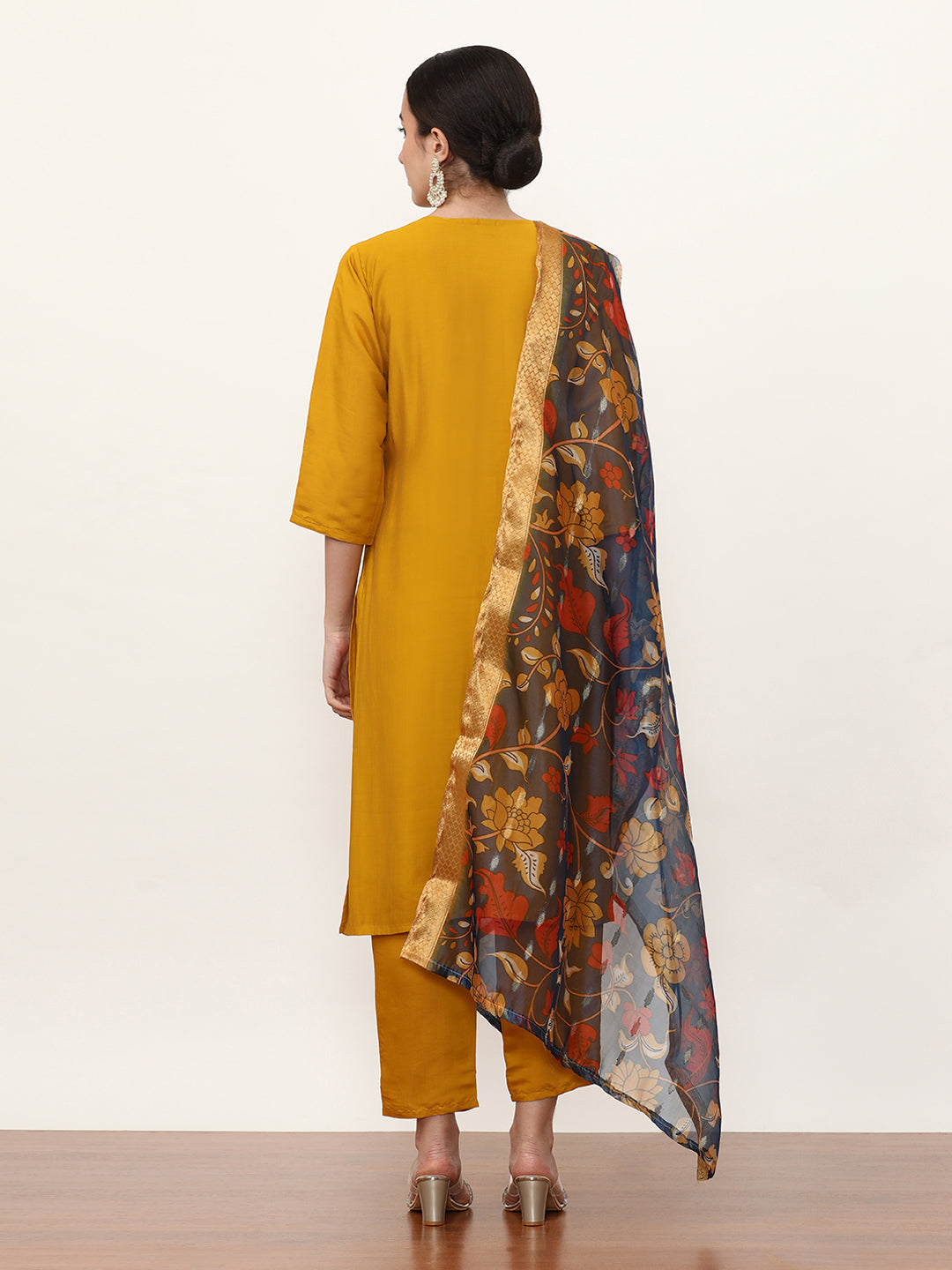 Embroidered Ethnic Motifs Kurta Sets With Dupatta