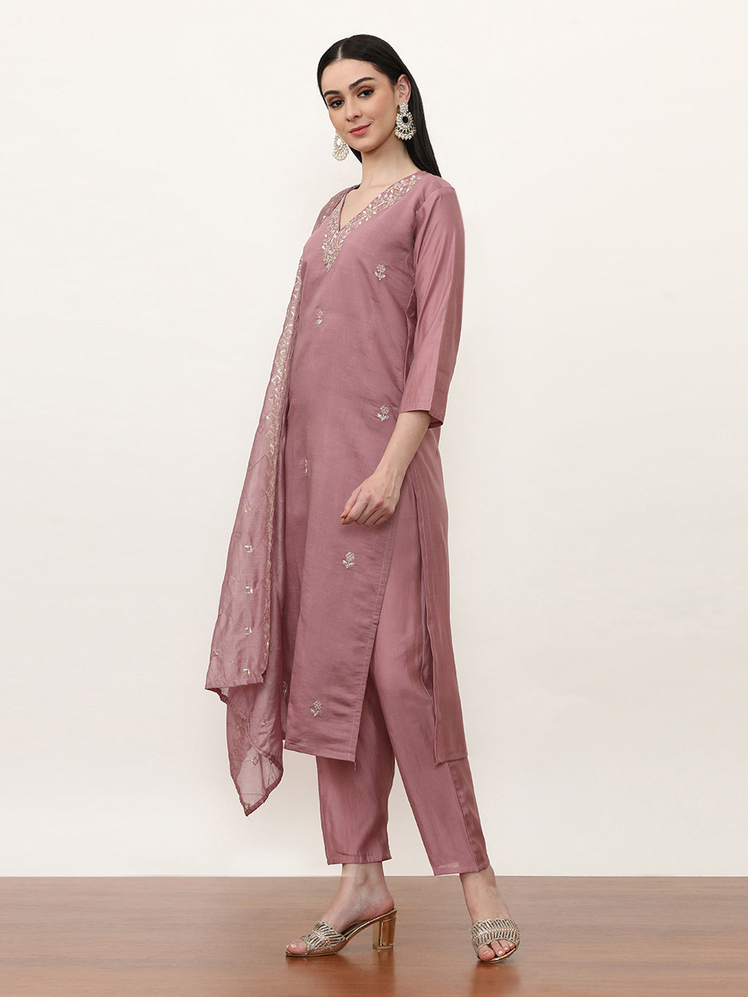 Embroidered Ethnic Motifs Kurta Sets With Dupatta