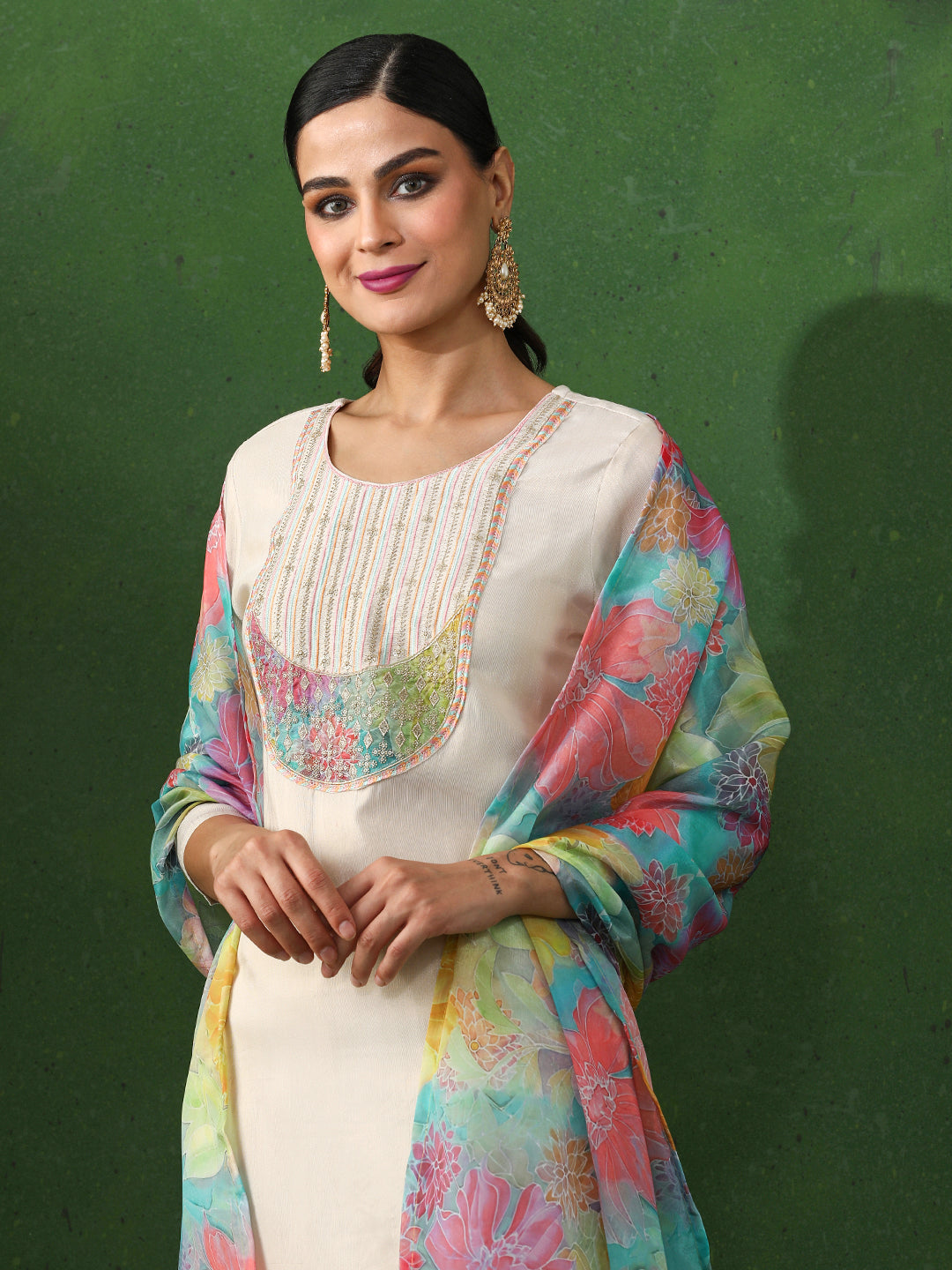 Floral Embroidered Straight Cotton Blend Kurta & Trousers Sets
