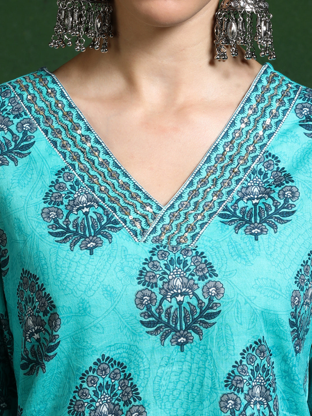 Floral Embroidered Straight Pure Cotton Kurta & Trousers Sets