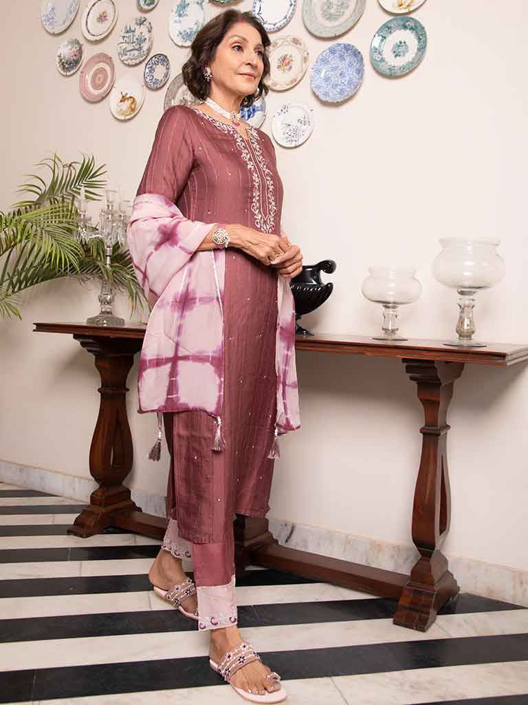 Mauve Silk Embroidered Kurta With Pants And Organza Dupatta