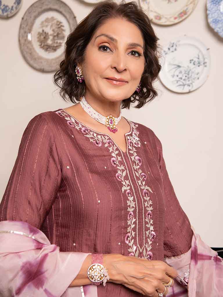 Mauve Silk Embroidered Kurta With Pants And Organza Dupatta