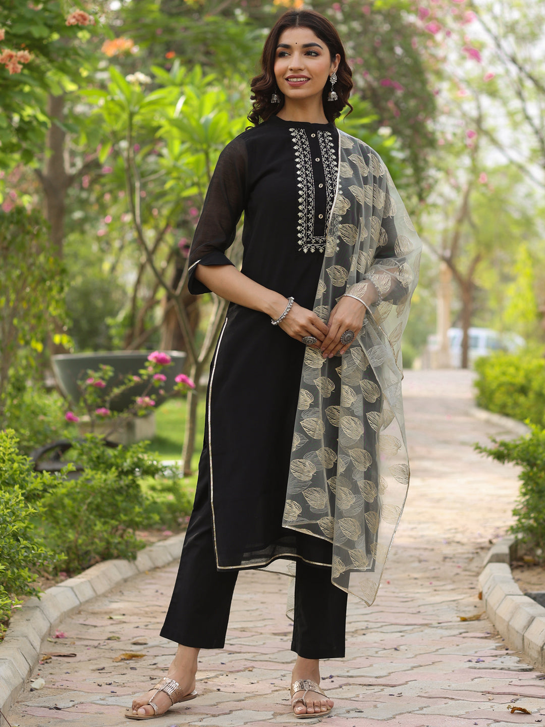 Black Chanderi Embroidered Kurta With Pants And Dupatta