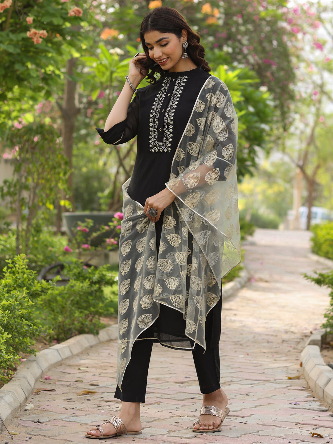 Black Chanderi Embroidered Kurta With Pants And Dupatta