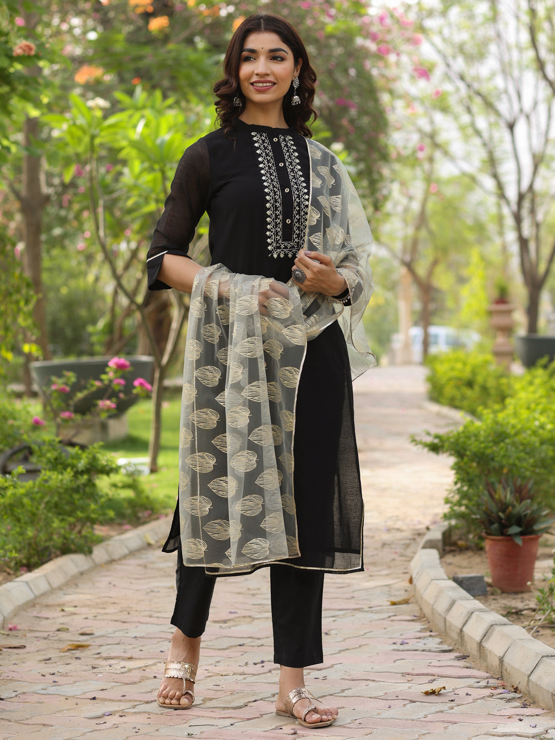 Black Chanderi Embroidered Kurta With Pants And Dupatta