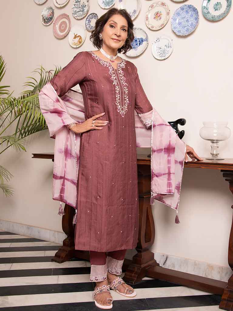 Mauve Silk Embroidered Kurta With Pants And Organza Dupatta