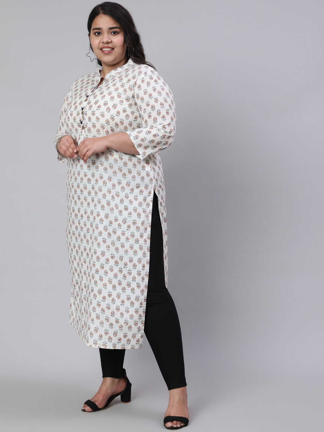 White & Peach Plus Size Straight Fit Cotton Embroidered Kurta