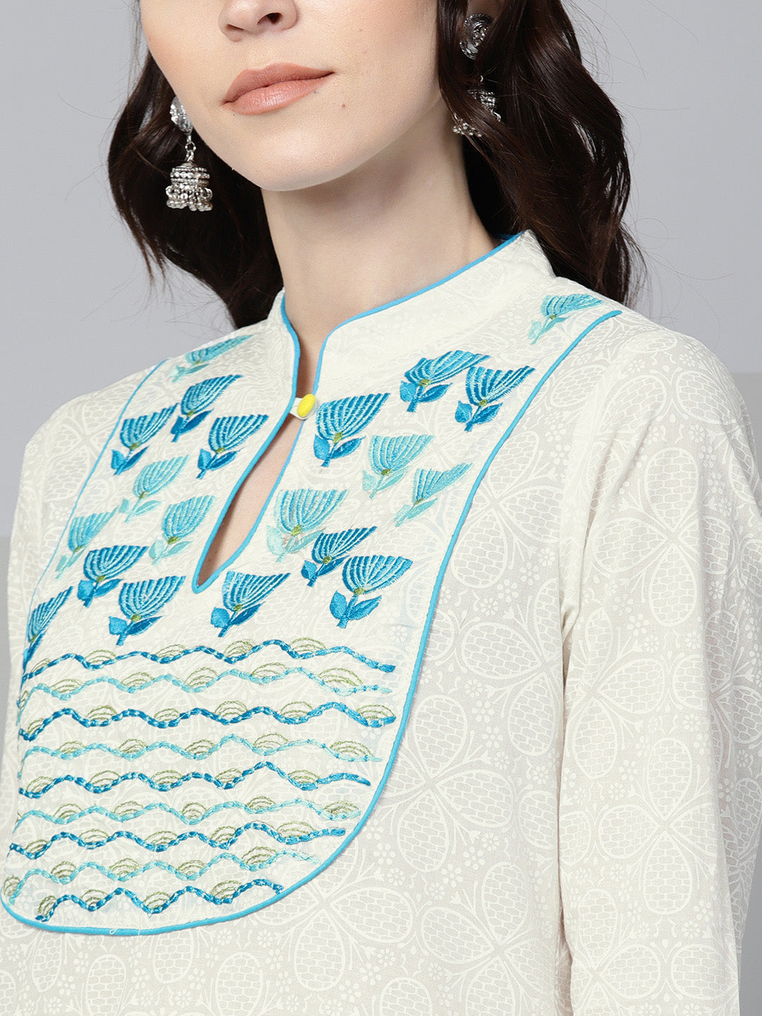 White Ethnic Motifs Straight Cotton Kurta