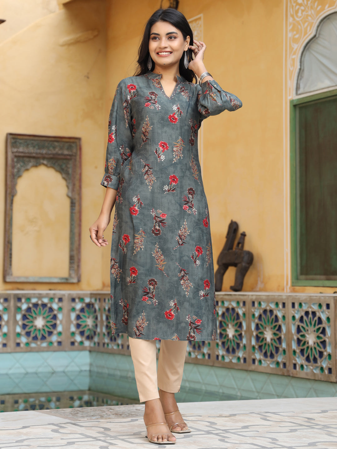 Grey Gold Print Chanderi Straight Kurta