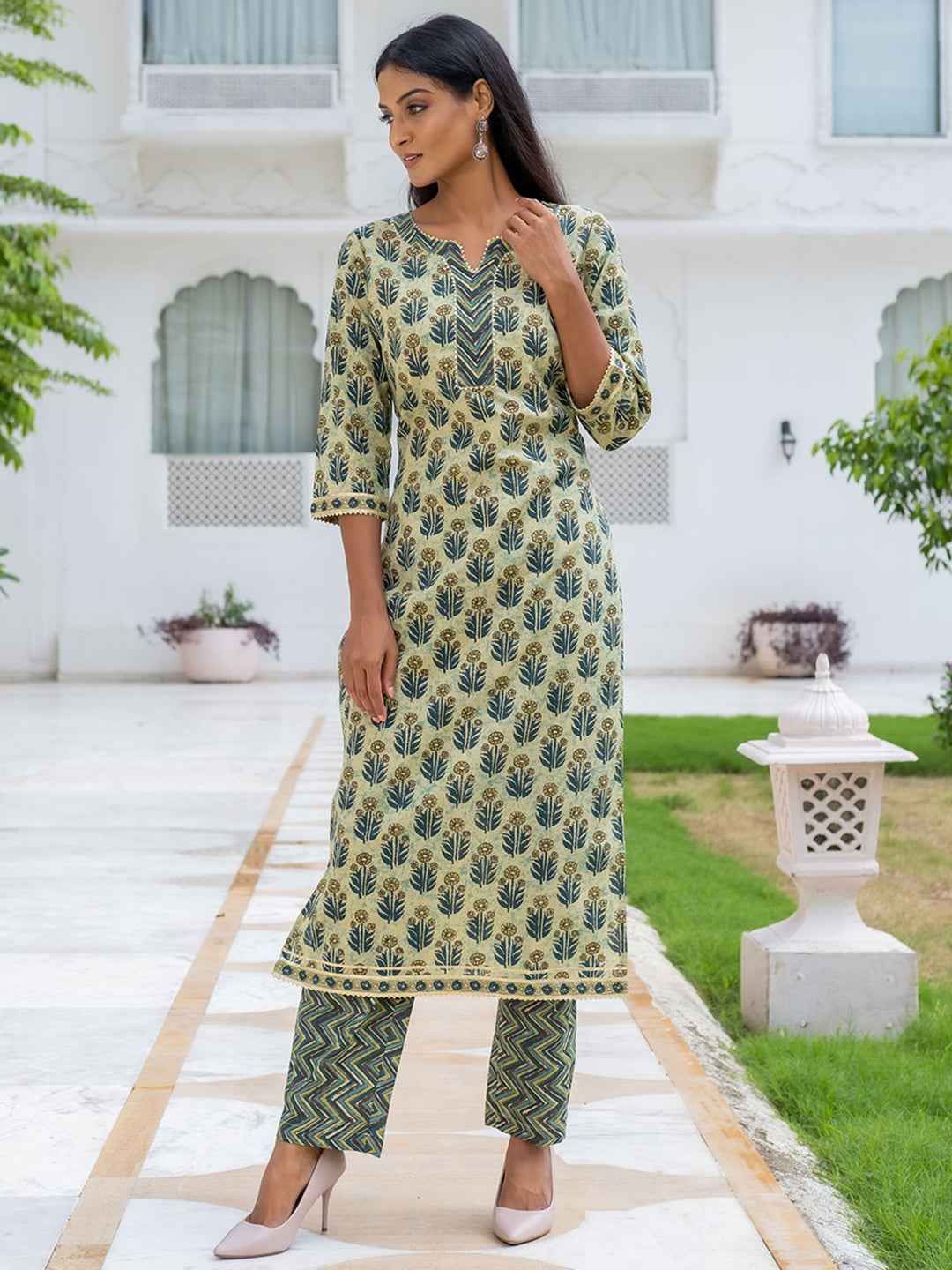 Green Printed Kurta With Printed Pants