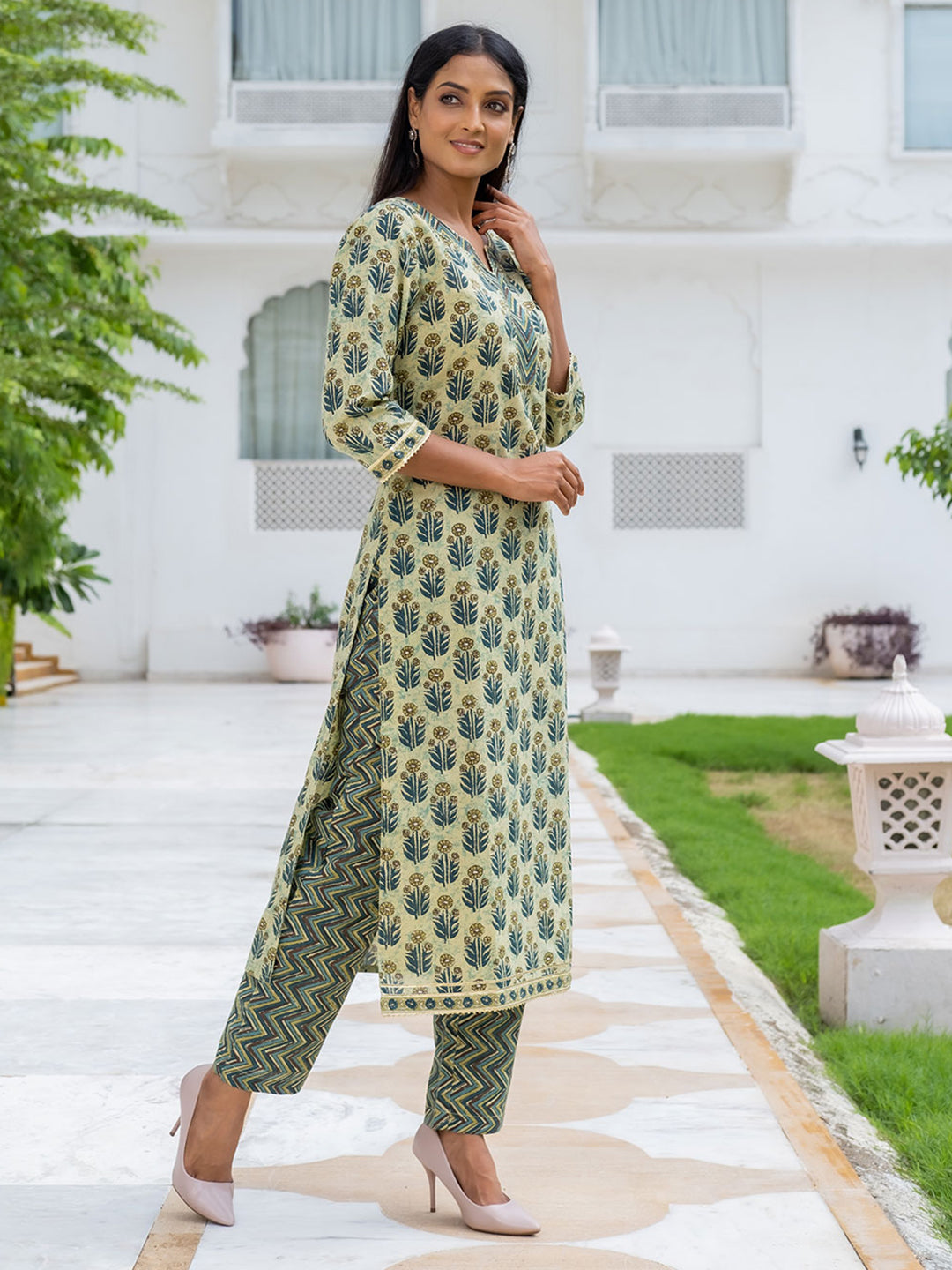 Green Printed Kurta With Printed Pants