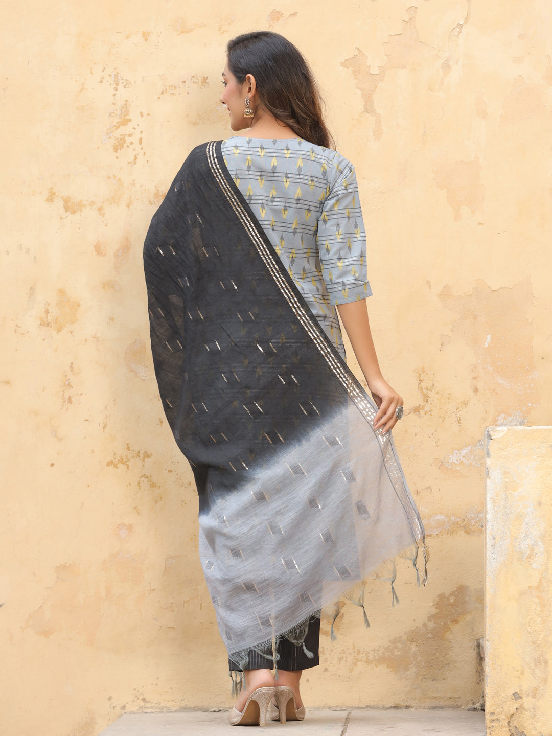 Grey And Black Self Weave Kurta With Pants And Chanderi Dupatta
