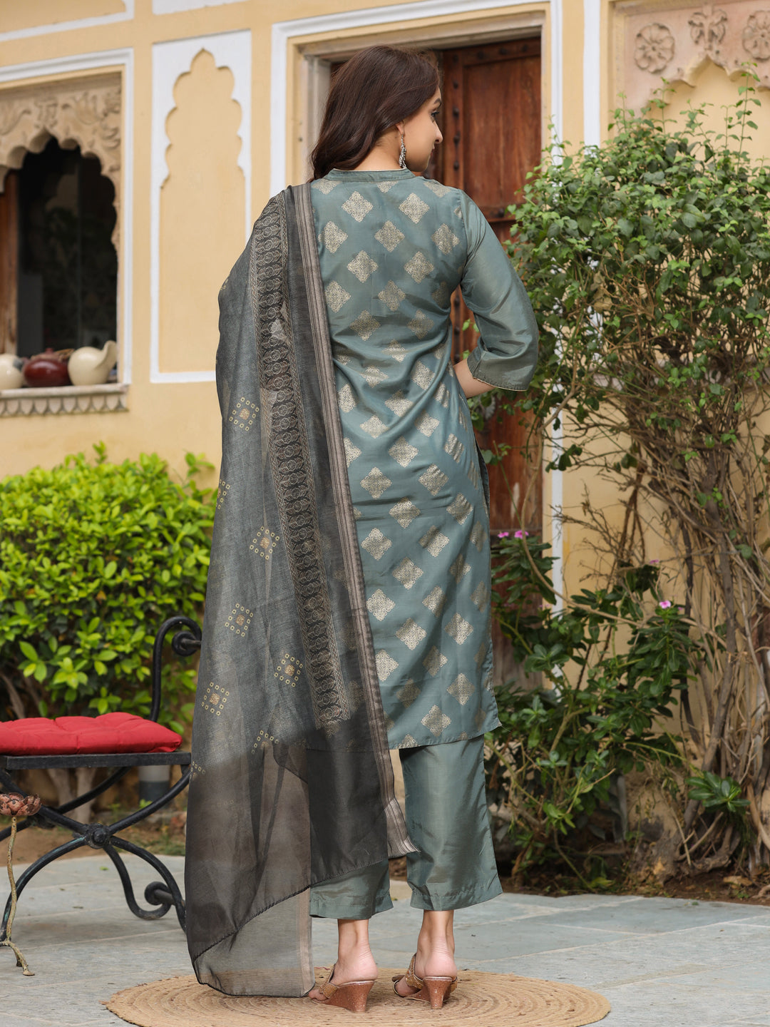 Grey Ethnic Motifs Print Silk Blend Kurta With Pants & Dupatta