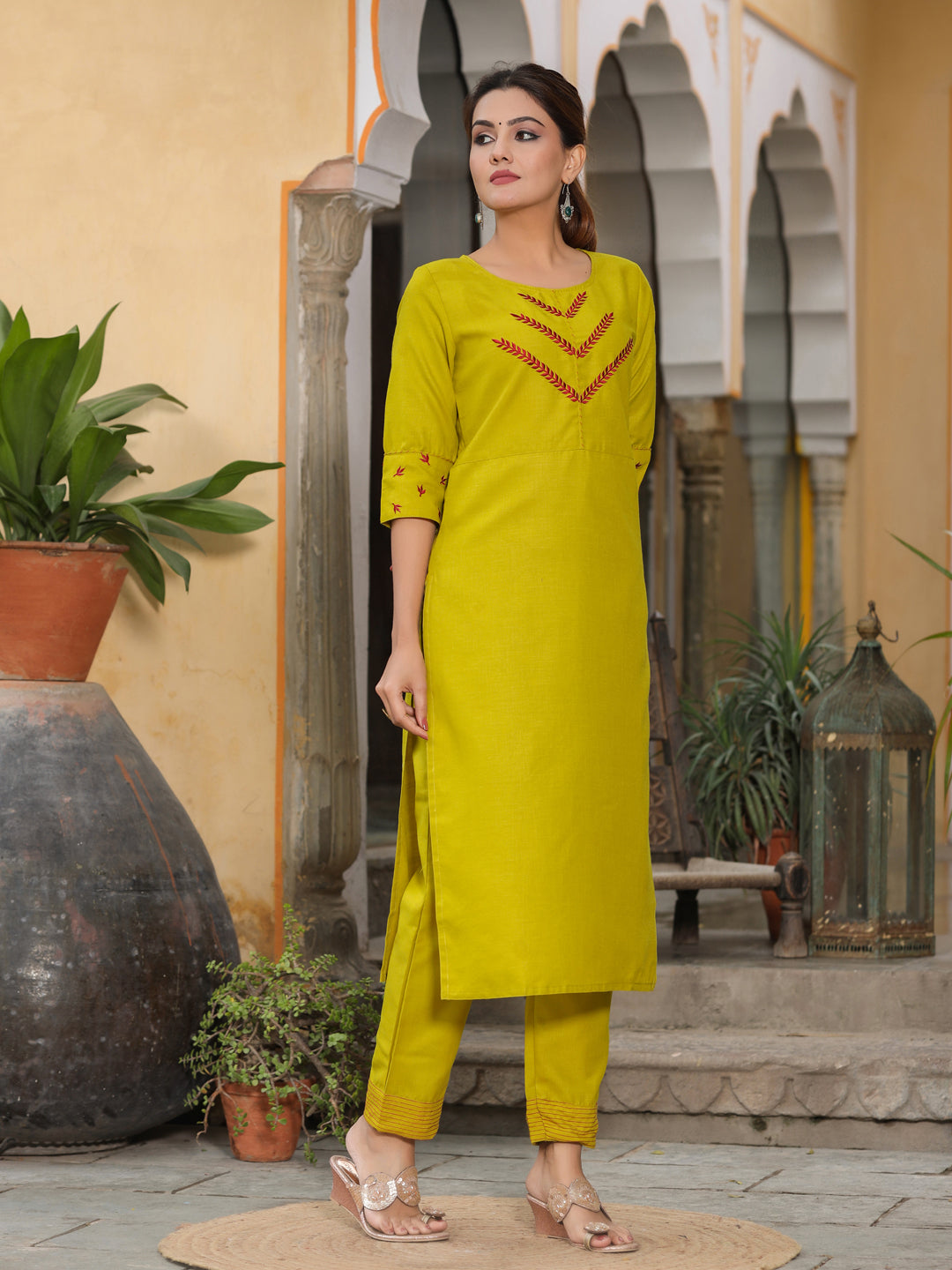 Green Solid Straight Rayon Blend Kurta With Palazzos