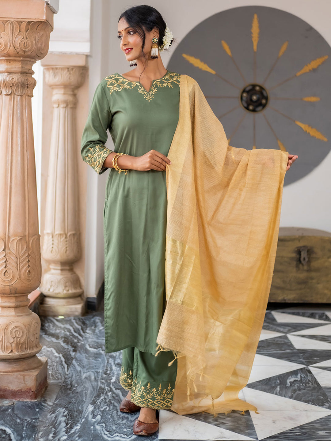 Green Solid Ethnic Print Straight Kurta With Pants & Dupatta