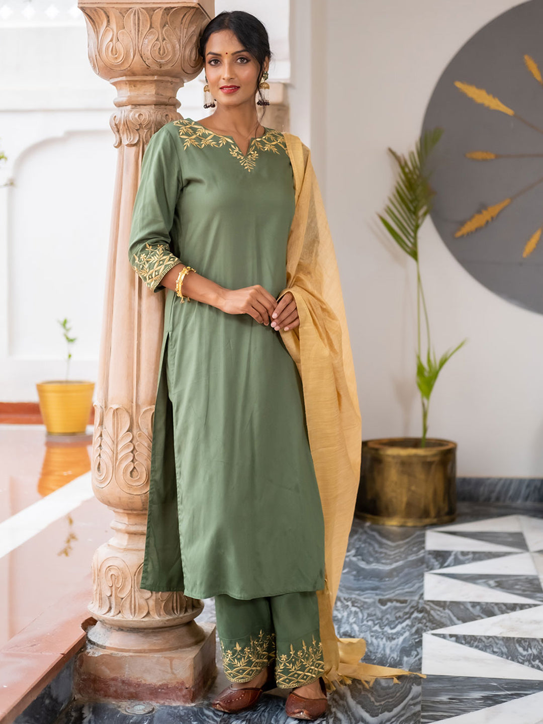 Green Solid Ethnic Print Straight Kurta With Pants & Dupatta