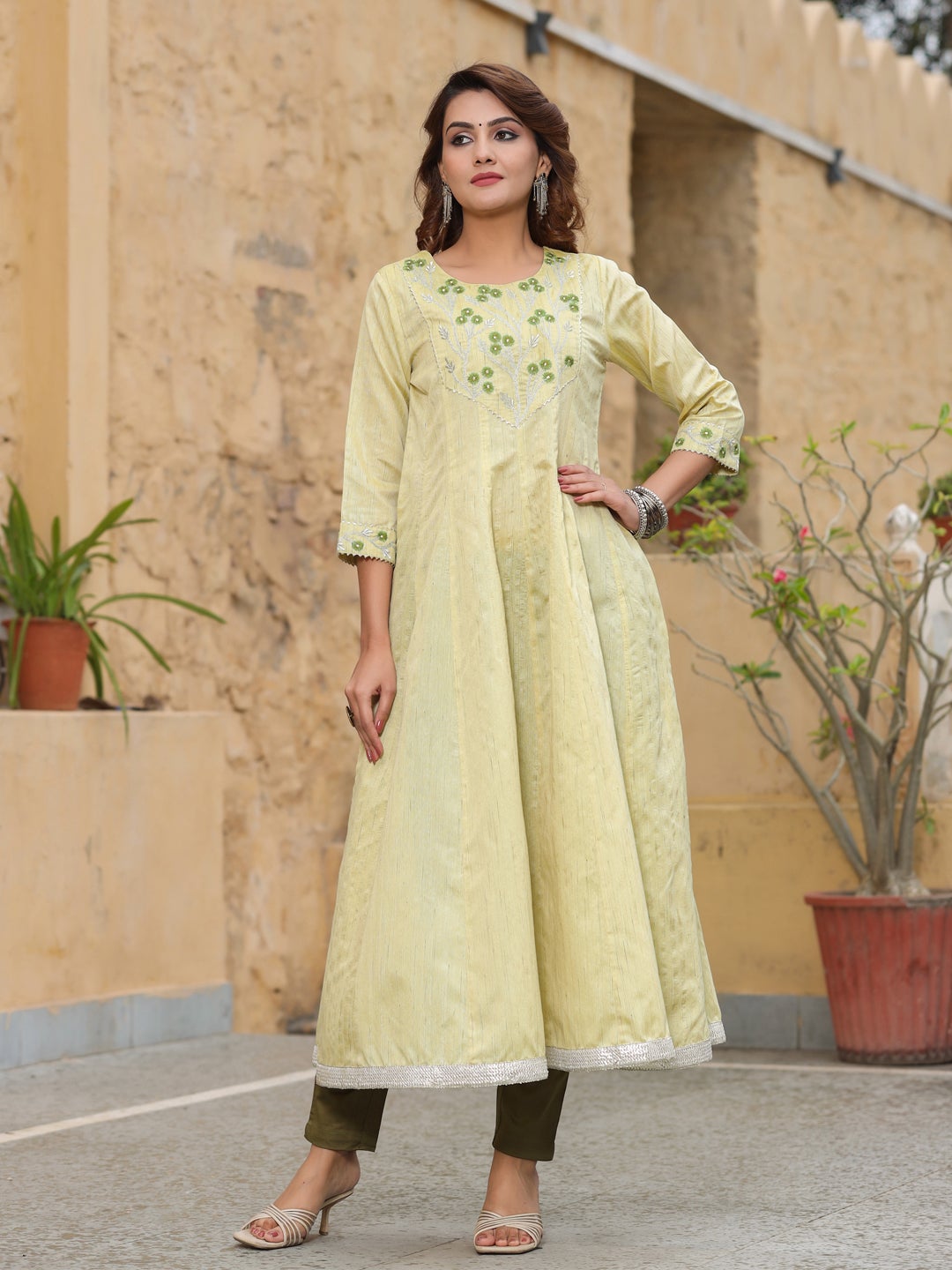 BUY ETHNIC KURTA FOR WOMEN ONLINE