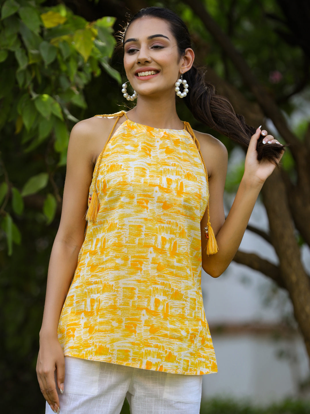 Women Emboidered Halter neck kurta