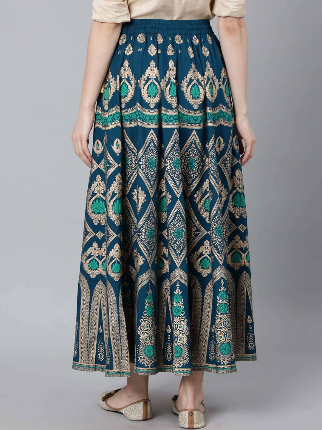 Get exclusive range of skirt