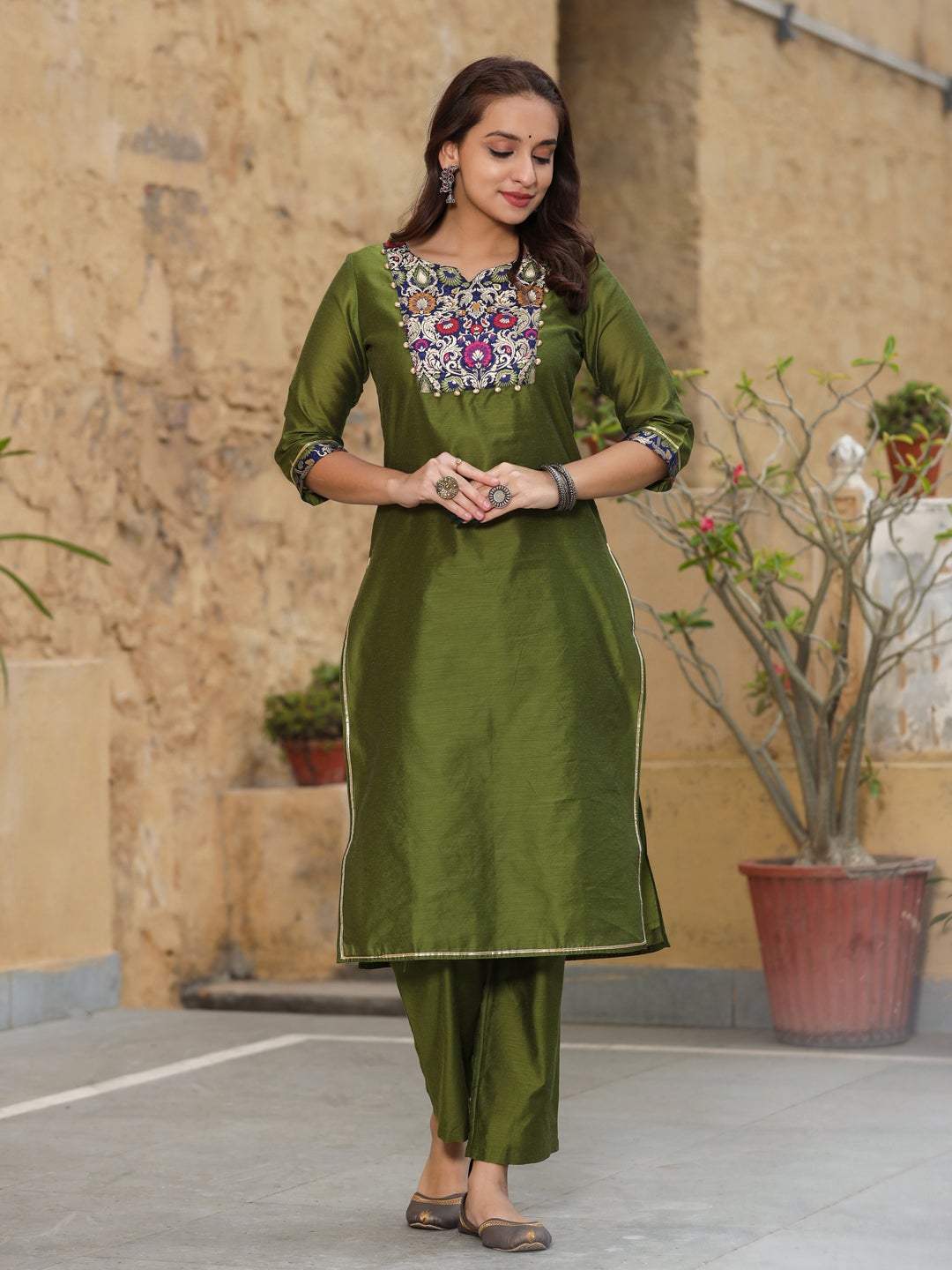 Buy Chanderi Cotton Straight Kurta & Pants Online.