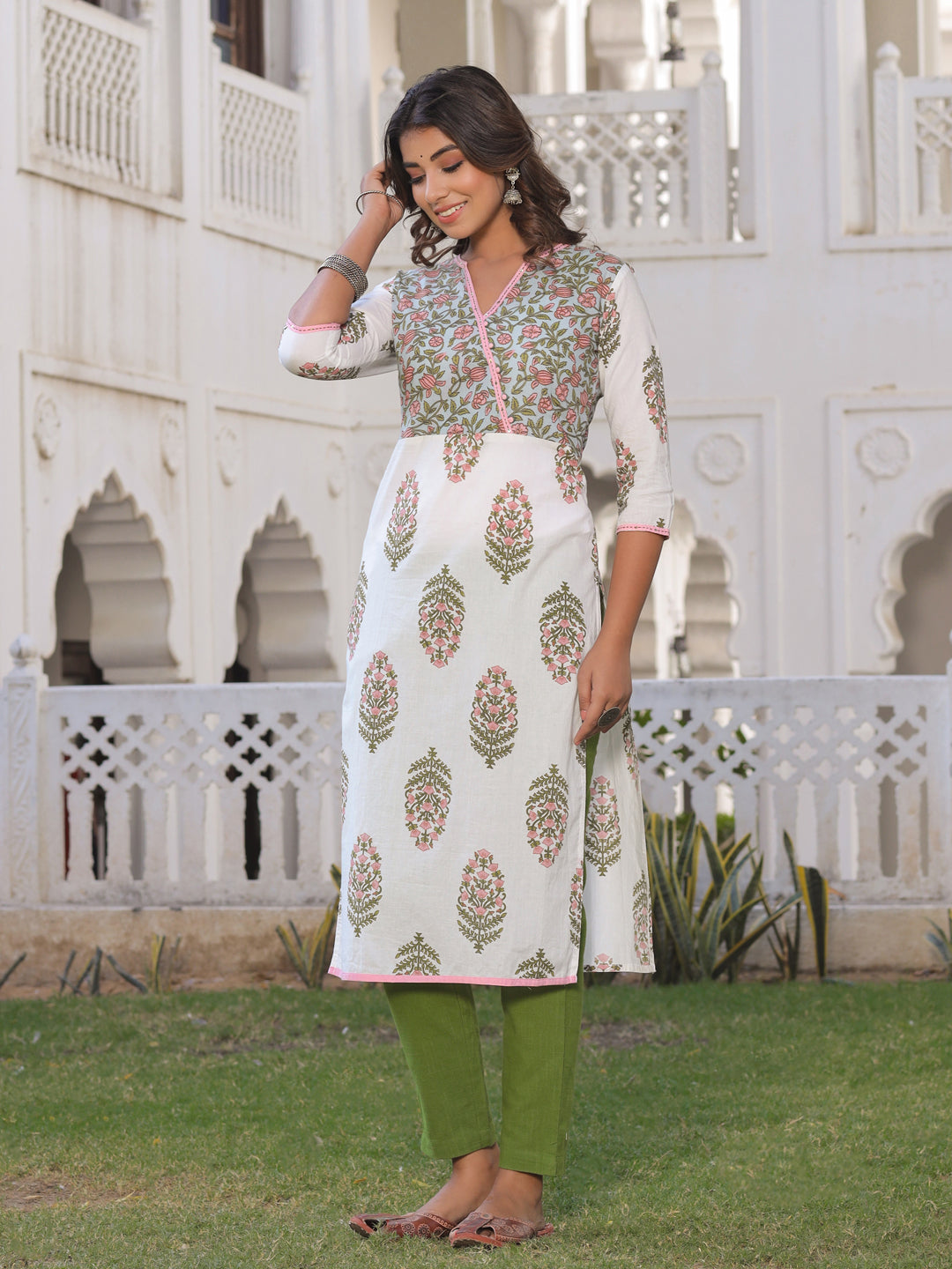 Off White Printed Straight Kurta With Pant.