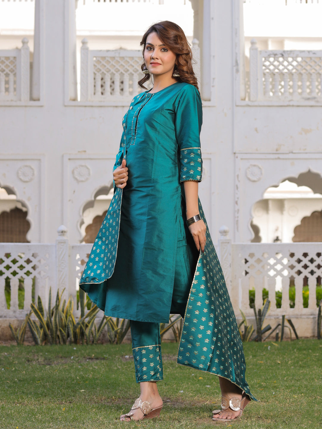 Teal Solid Thread Work Straight Kurta With Pants & Printed Dupatta