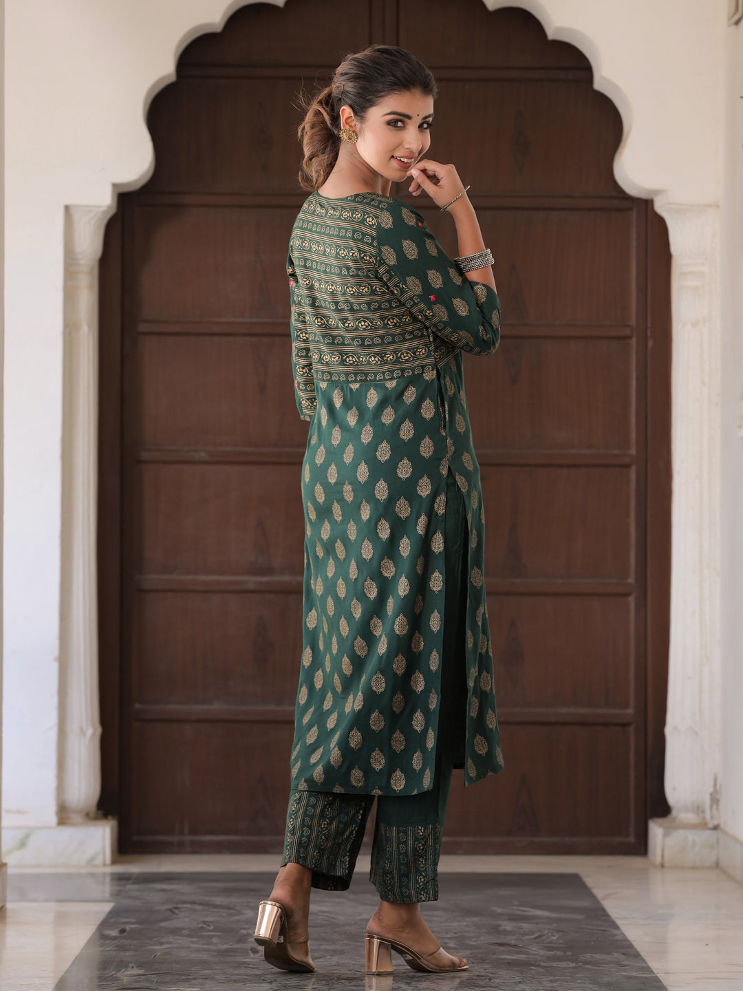 Green Ethnic Motif Straight Viscose Rayon Kurta With Palazzo
