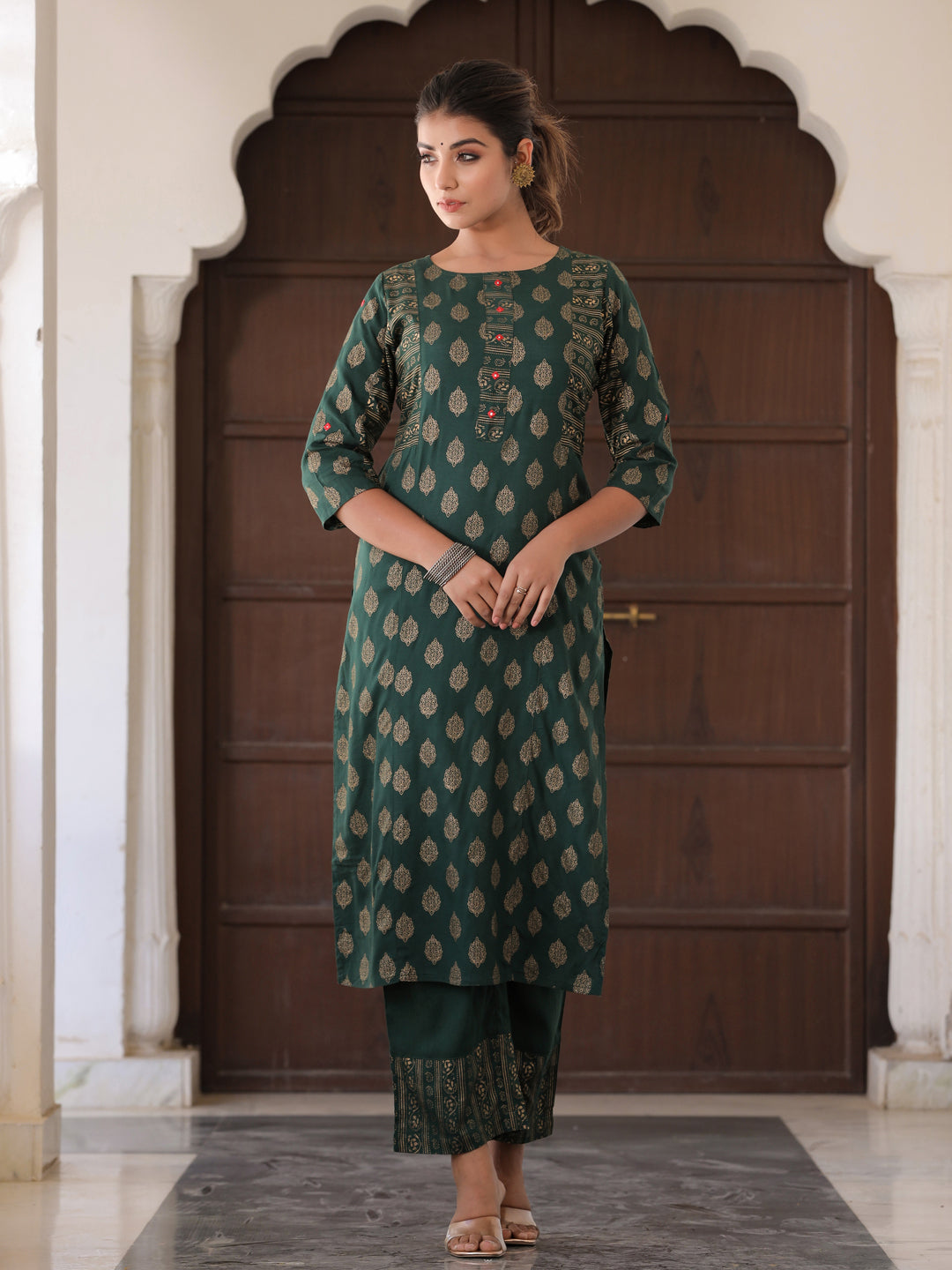 Green Ethnic Motif Straight Viscose Rayon Kurta With Palazzo