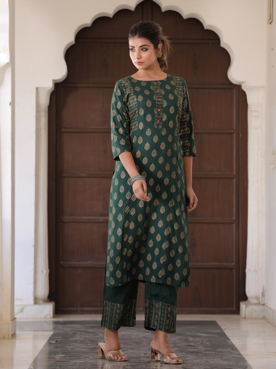 Green Ethnic Motif Straight Viscose Rayon Kurta With Palazzo