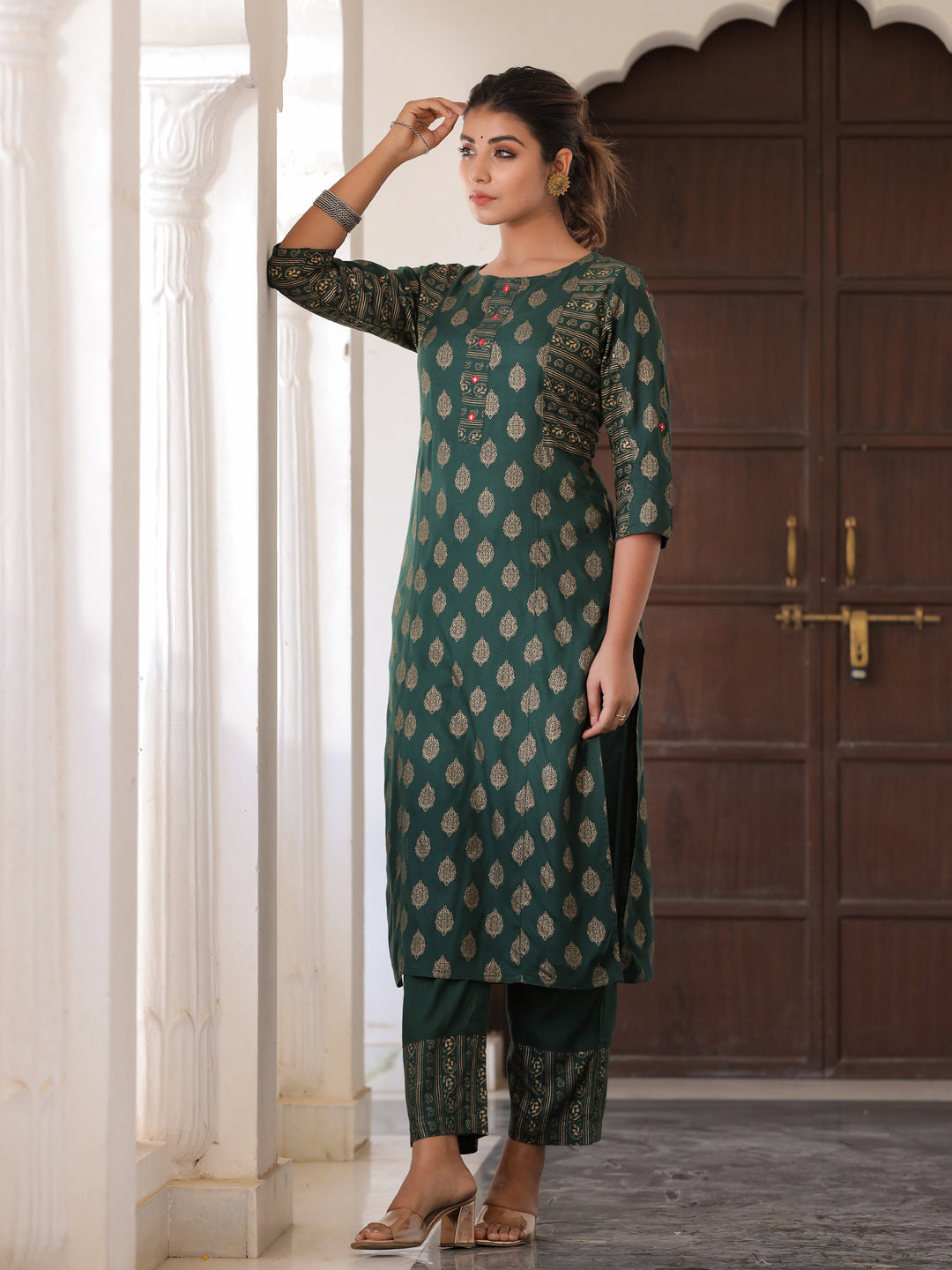 Green Ethnic Motif Straight Viscose Rayon Kurta With Palazzo