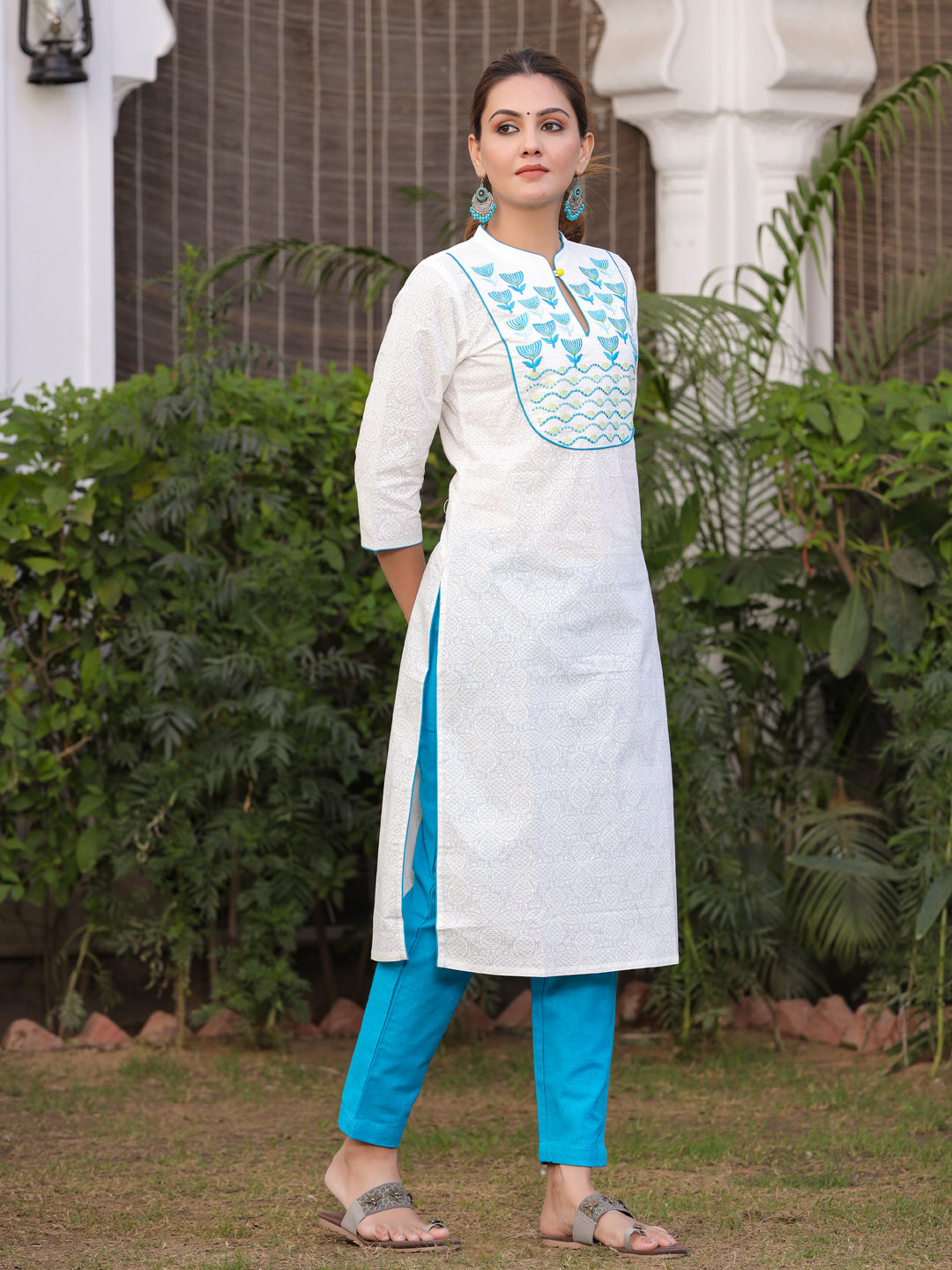 White Turquoise Ethnic Motifs Straight Cotton Kurta With Pant