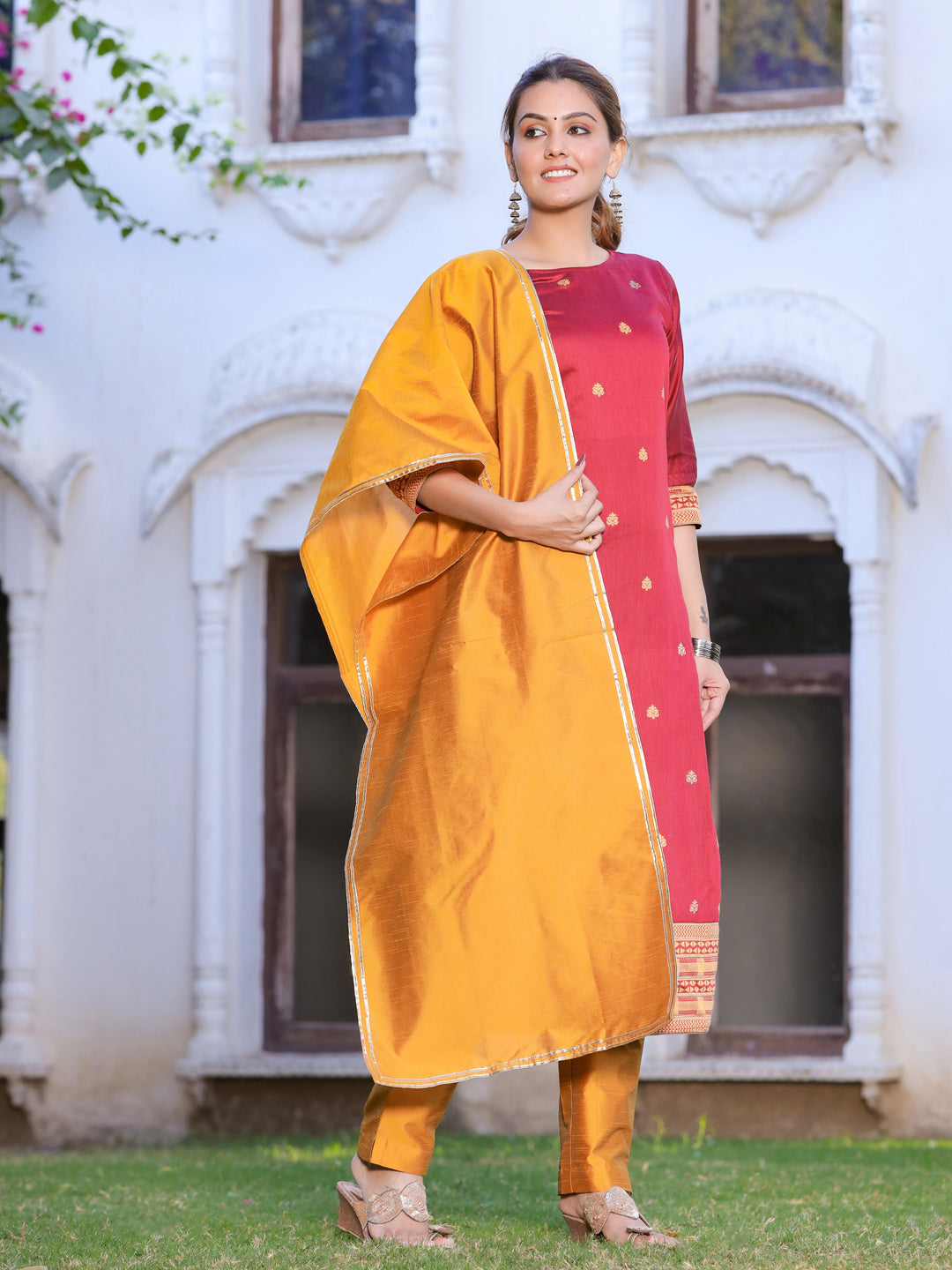 Maroon Jacquard Woven Straight Kurta With Pants & Dupatta