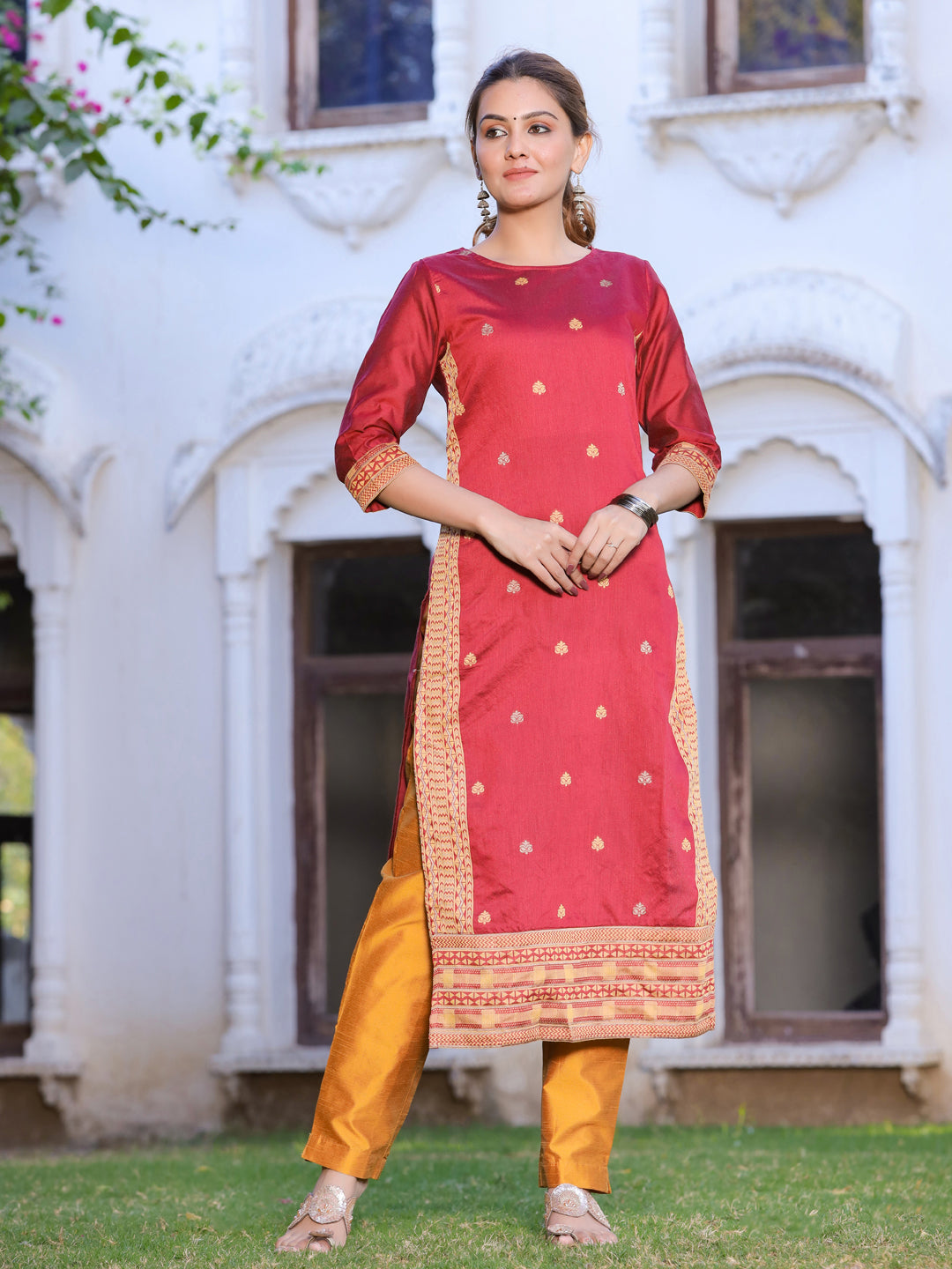 Maroon Jacquard Woven Straight Kurta With Pants & Dupatta